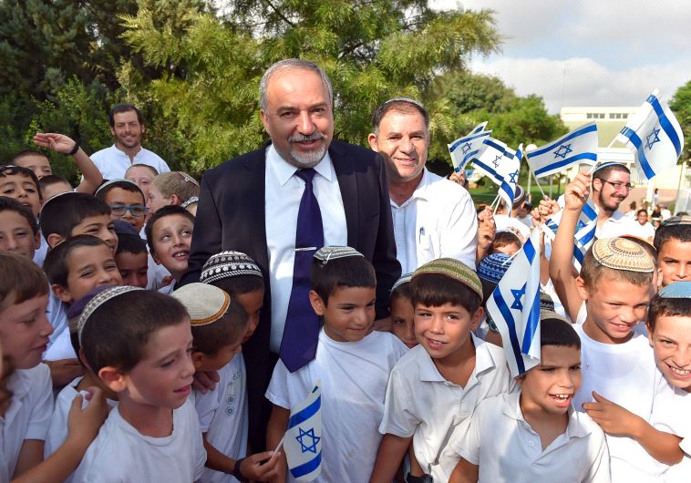 Minister Avigdor Liberman visiting a school in Otniel.