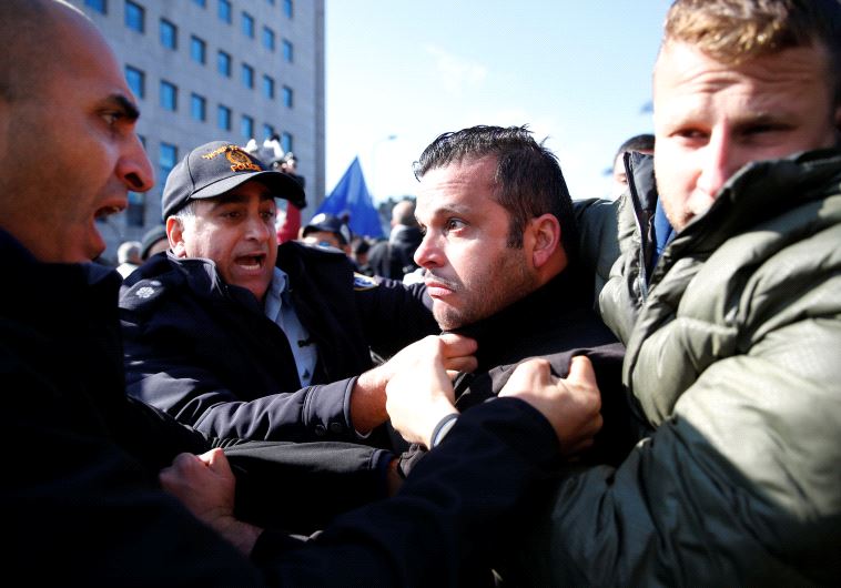 Clashes erupt outside Tel Aviv court ahead of verdict for Hebron shooter