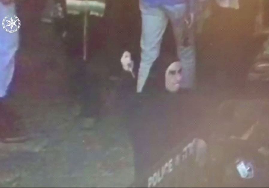 Unidentified female terrorist attempts to stab Border Police