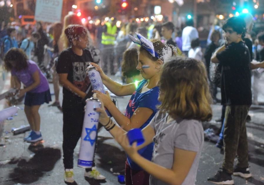 Children celebrate Independence Day at Tel Aviv's Rabin Square