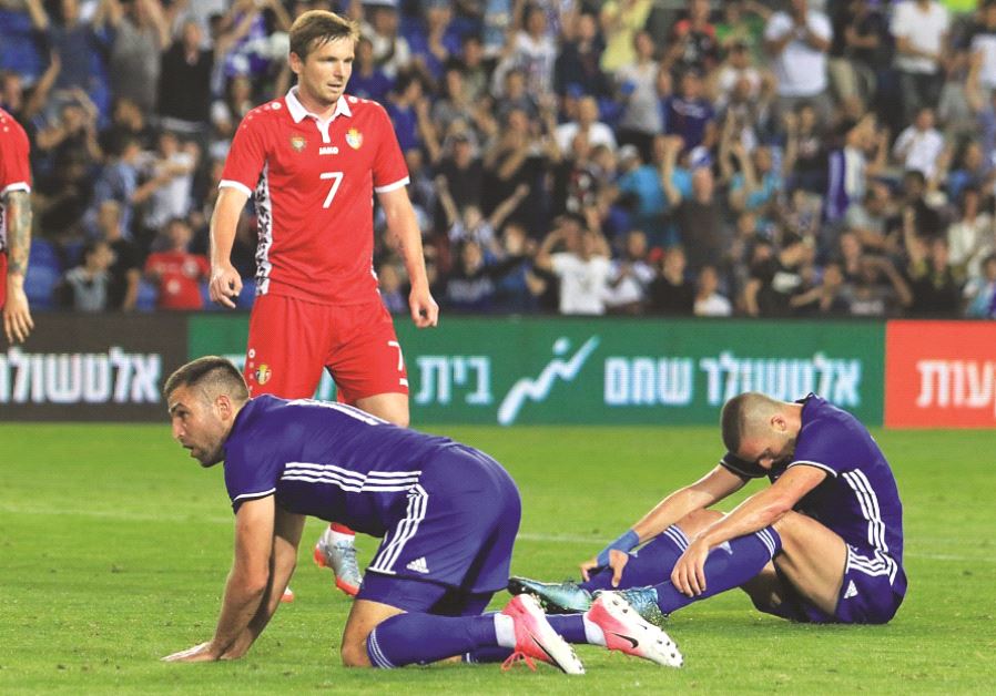 Israel national team strikers Ben Sahar (right) and Itay Shechter experienced a frustrating night in Netanya on Tuesday, with Sahar only finding the back of the net in stoppage-time in a disappointing 1-1 draw against Moldova.