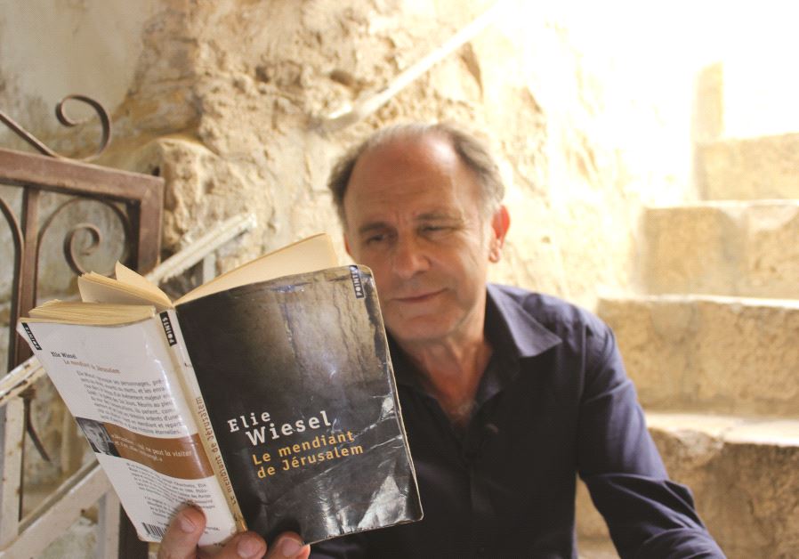 Steve Kalfa a adapté au théâtre l'un des ouvrages d'Elie Wiesel