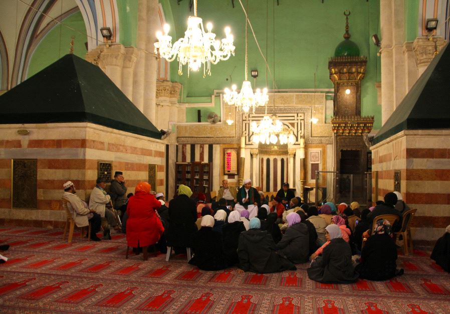 Muslim worshippers at the Ibrahimi mosque at the Cave of the Patriarchs, Hebron