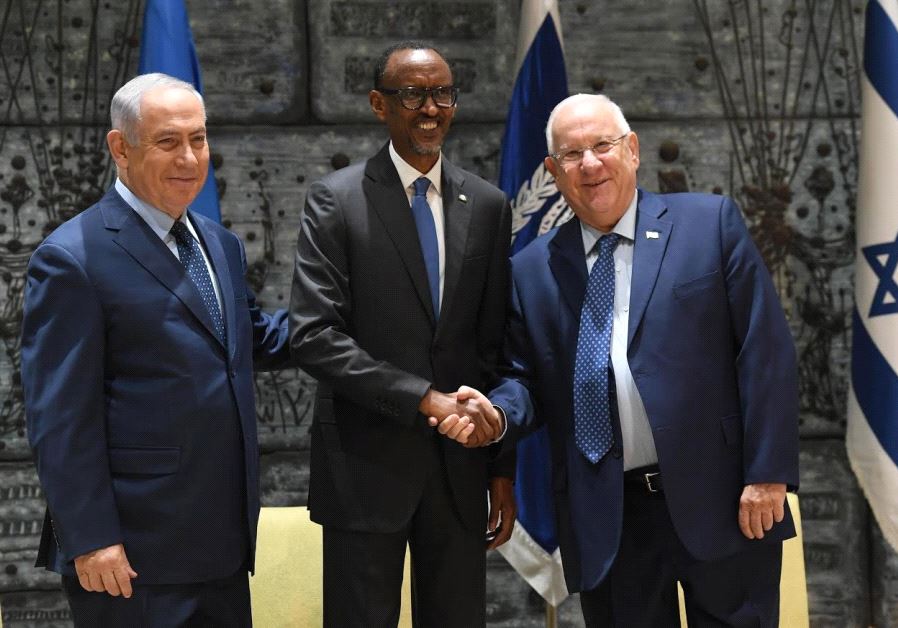 President Reuven Rivlin and Prime Minister Benjamin Netanyahu greet Rwandan President Paul Kagame in Jerusalem, July 10, 2017